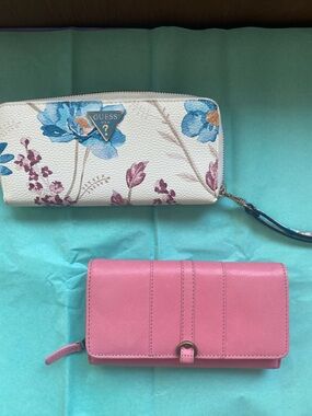 Guess White Floral Zip Wallet with Born Pink Leather wallet